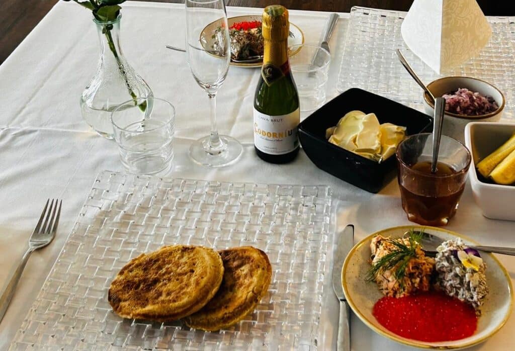 Blini Illallinen Saga Kapylinnassa
