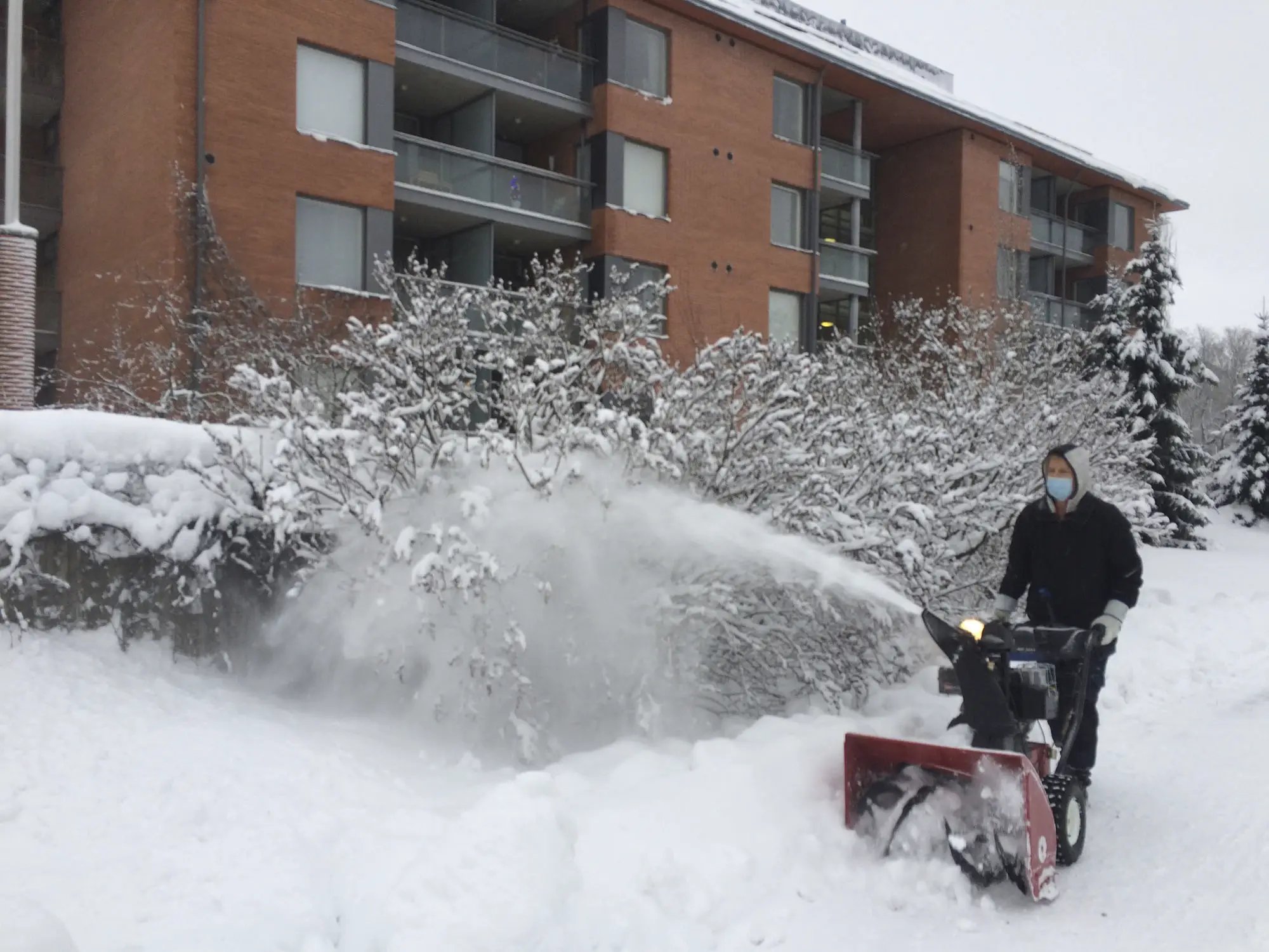 Saga Care Finland Oy Saga Kaskenniitty lumilinko huoltomies talvi 2021