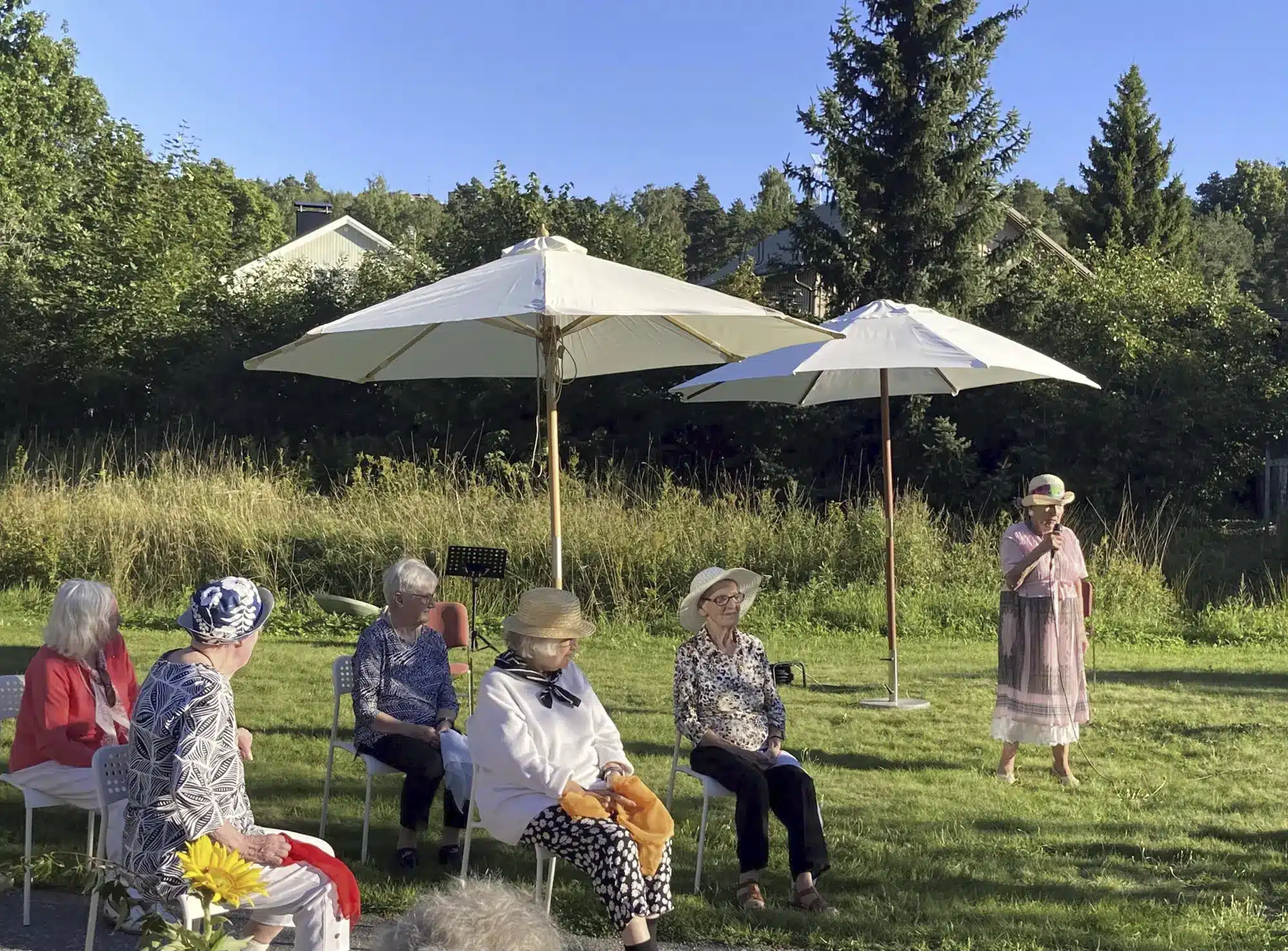 Saga Care Finland Oy Saga palvelutalo Kaskenpuisto kodin kuulumiset asukasesitykset puutarhajuhlissa